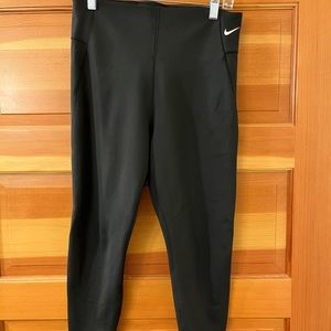 Nike cropped leggings